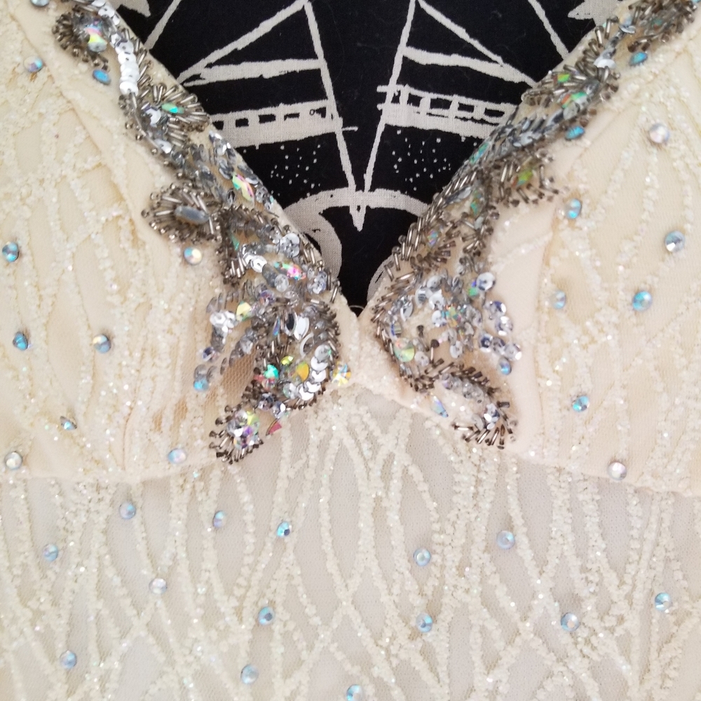 Prom dress! - Picture 3 of 6